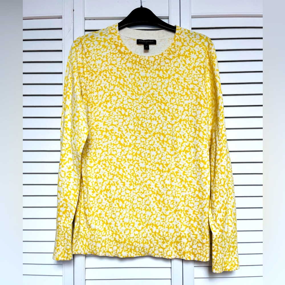 Banana Republic Yellow & White Floral Pullover Sweater Size M